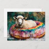 Schafe auf einem Regenbogenfarben Floating Doughnu Postkarte (Vorne/Hinten)