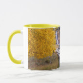 Schafe auf Land-Straße Tasse (Links)