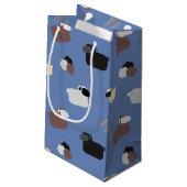 Schafe und Schafe Kleine Geschenktüte (Rückseite Schrägansicht)