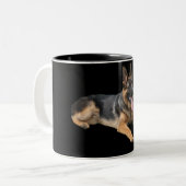 Schäferhund auf schwarzer Tasse (Vorderseite Links)