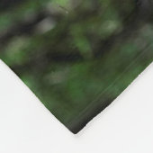 Schäferhund, der im Schatten stillsteht Fleecedecke (Ecke)