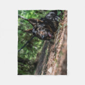 Schäferhund, der im Schatten stillsteht Fleecedecke (Vorderseite)