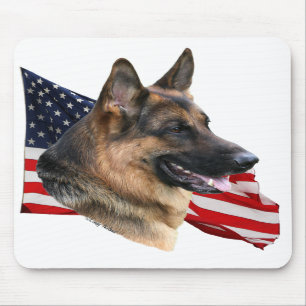 Schäferhund-Hundekopf mit Flagge Mousepad