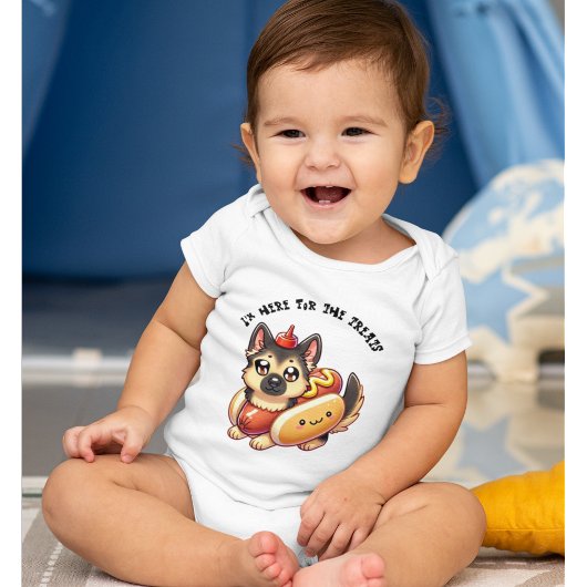 Schäferhund in einem Hot Dog Kostüm, sonniges Hall Baby Strampler