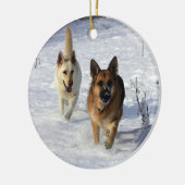 Schäferhunde, die in den Schnee laufen Keramikornament (Links)