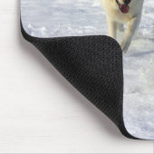 Schäferhunde, die in den Schnee laufen Mousepad (Ecke)