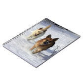 Schäferhunde, die in den Schnee laufen Notizblock (Linke Seite)