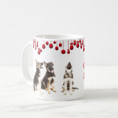 Schäferhundwelpen und rote Verzierungen Kaffeetasse (Vorderseite Links)