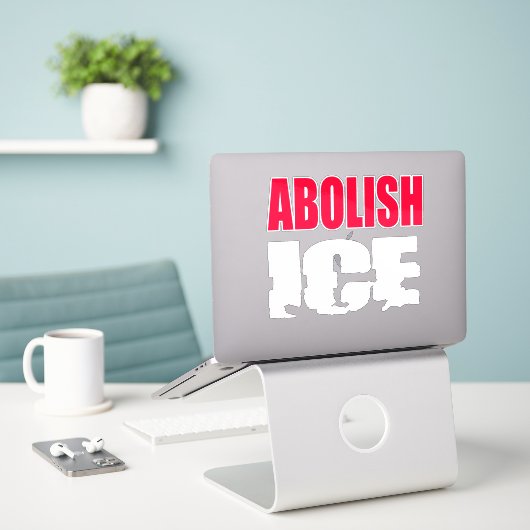 Schafft ICE ab Aufkleber (Laptop auf Schreibtisch)