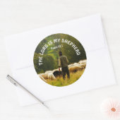 Schafhirte, die sich über die Schafhütte schauen, Runder Aufkleber (Umschlag)