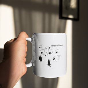 Schafschaf, der handstehende Schafherde macht Kaffeetasse