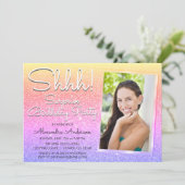 Schah! Überraschung Rainbow Birthday Party Foto Einladung (Stehend Vorderseite)