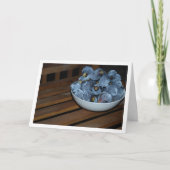 Schale aus Fig Frucht auf Holztisch Karte (Vorderseite)