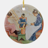 Schälen der Erbsen, Kneipe. in "Lasst Licht Hinin" Keramikornament (Hinten)