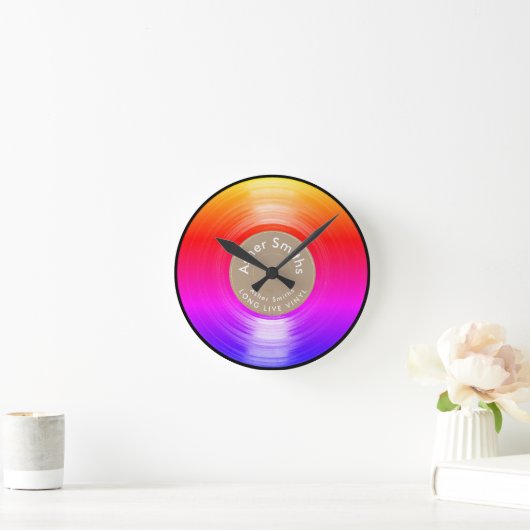 Schallplatte, eine farbige runde wanduhr (Zuhause)