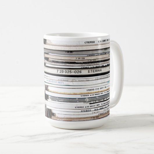 Schallplattenstapel Kaffeetasse (VorderseiteRechts)