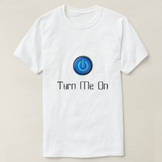 Schalten Sie den Power Button-T - Shirt ein
