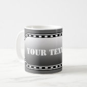 SCHALTFLÄCHE BANNER Schwarz Graustufen + Ihr Text Kaffeetasse (Vorderseite Links)