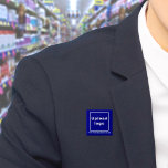 Schaltfläche "Firmenname und Logo" Button<br><div class="desc">Square-Taste, die Sie anpassen können, um Ihren Firmennamen und Ihr Logo. Sie können diesen Knopf als einheitliches Zubehör Ihrer Mitarbeiter verwenden. Sie können es auch als Verpackungszubehör verwenden. Sie können es auch in Ihr Marketing aufnehmen, um Ihr Unternehmen zu werben oder Ihren Namen für Ihre Kunden zu fördern. Schaltfläche, die...</div>