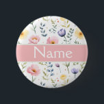 Schaltfläche "personalisiert floraler Name" Button<br><div class="desc">Mit dieser Personalisierten Blumennamenschaltfläche können Sie elegante Akzente setzen. Dieser Knopf wurde entworfen, um eine Touch von Feder zu jedem Outfit oder Beutel hinzuzufügen, und bietet eine schöne Auswahl an Aquarellfarben-Blume in einer weichen und einladenden Farbpalette. Die individuell anpassbare Namensband in der Mitte erlaubt es Ihnen, eine persönliche Touch hinzuzufügen,...</div>