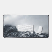 Scharfe Kanten von Bergen und weichen Wolken Schreibtischunterlage (Tastatur & Maus)