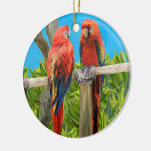 Scharlachrot Macaw-Papageien-Hocken Keramikornament (Links)