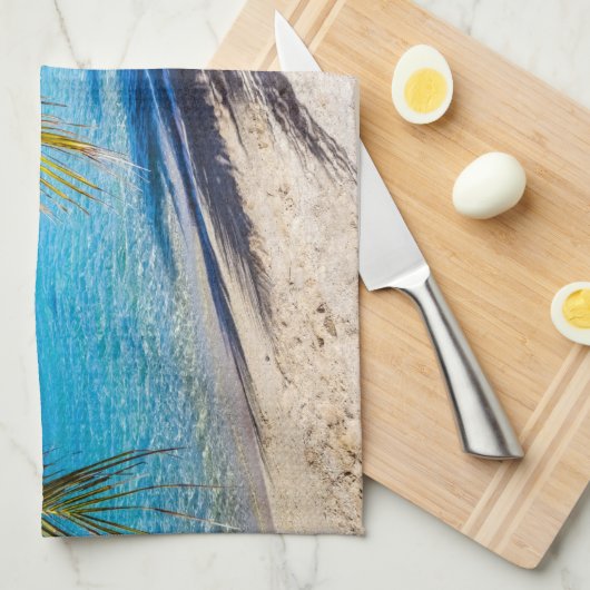 Schatten am Strand Geschirrtuch (Viertel Falte)