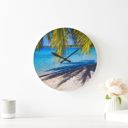 Schatten am Strand Große Wanduhr (Zuhause)