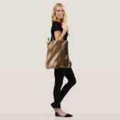 Schatten auf braunem Teppichboden Tasche (Am Model)