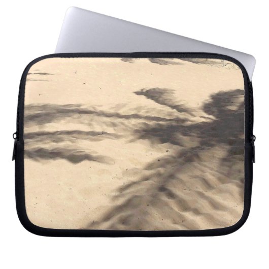 Schatten auf dem Sand Laptopschutzhülle (Vorderseite)
