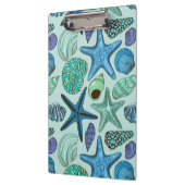 Schatten der blauen Seashells und des Klemmbrett (Links)