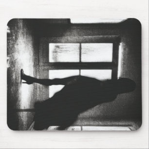 Schatten, der den Flur hinabtreibt Mousepad