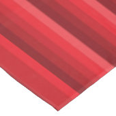 Schatten der roten Tischdecke (Schrägansicht)