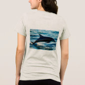 Schatten des Meeres: Der schwarze Delfin Tri-Blend Shirt (Rückseite)