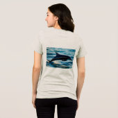 Schatten des Meeres: Der schwarze Delfin Tri-Blend Shirt (Rückseite voll)