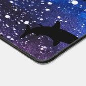 Schattenhai Haiwal in Gradientengalaxie Weltraum Schreibtischunterlage (Ecke)