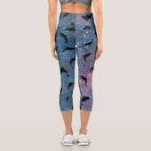 Schattenhai-Wal in Gradientengalaxie Capri Leggings (Rückseite)