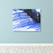 Schattenzaun im Schnee Leinwanddruck (Insitu (Holzboden))