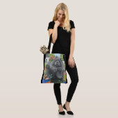 SCHATTIERTE LADY die Blaue Chow Tasche (Am Model)