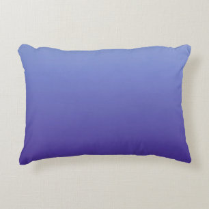 Schattierungen von Periwinkle Violett zu Blau Dekokissen