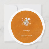 Schattig baby muisje op geel / oranje achtergrond einladung (Vorderseite)