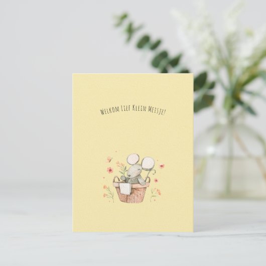 Schattige Muis Met Bloemen Welkom Nieuwe Baby  Postkarte (Stehend Vorderseite)