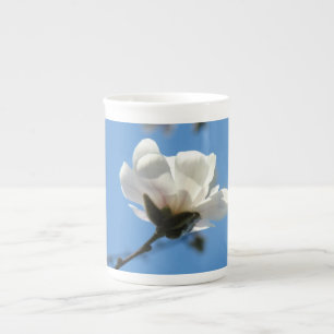 Schau auf zu den Himmeln und singe! Magnolienblüte Porzellantasse