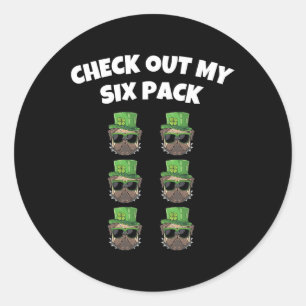 Schau Dir Mein Sechserpack St Patricks Day Fitness Runder Aufkleber