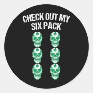 Schau Dir Mein Six Pack St Patricks Day Totenkopf  Runder Aufkleber