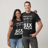 Schau Dir Meinen Sechs Pack Luftfahrtpilot an T-Shirt (Unisex)
