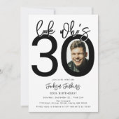 Schau mal, wer 30 ist | Foto 30. Geburtstagsfeier Einladung (Vorderseite)