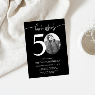 Schau mal, wer 50 ist   Black 50. Birthday Invite Einladung