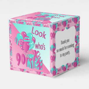 Schau mal, wer 90 ist 90. Geburtstag - Rosa und Geschenkschachtel