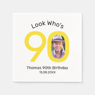 Schau mal, wer 90 ist Foto Gelbe und Weiße Geburts Serviette
